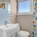 2 Bedroom Gorgeous In *