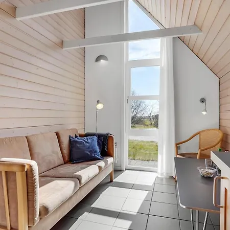 2 Bedroom Gorgeous In *