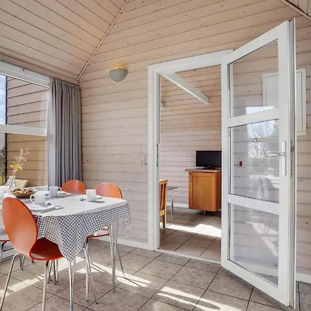 Hébergement de vacances 2 Bedroom Gorgeous In
