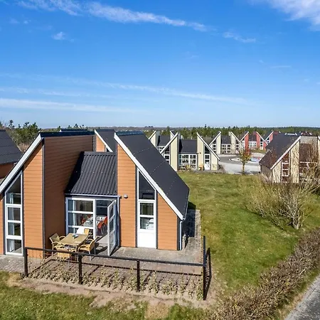 2 Bedroom Gorgeous In Prázdninový dům Hadsund