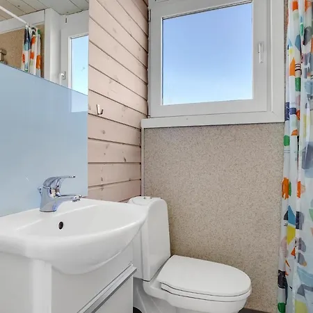 2 Bedroom Gorgeous In *