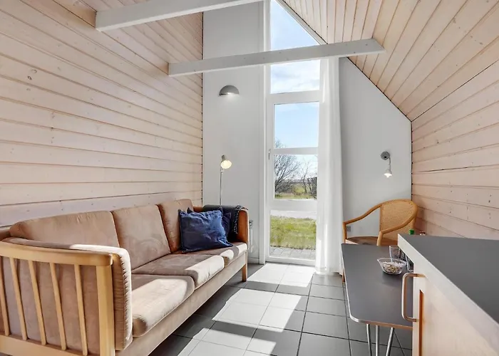 2 Bedroom Gorgeous In *