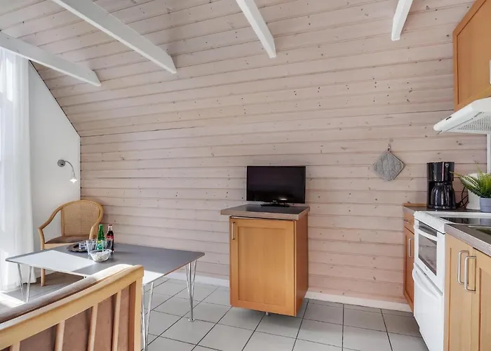 2 Bedroom Gorgeous In Holiday home *